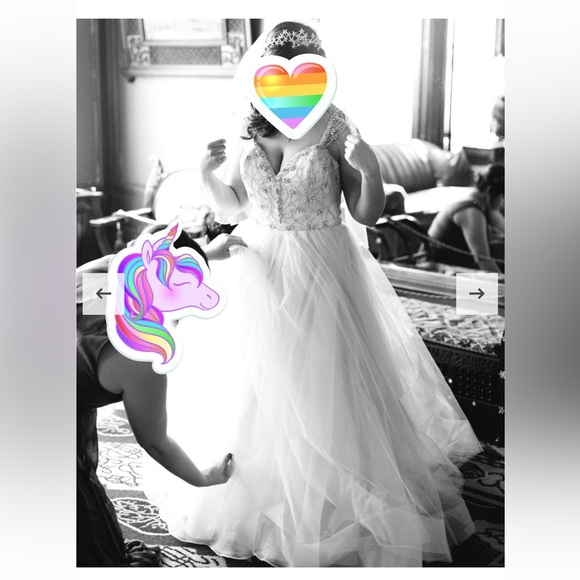 Stella York princess wedding gown - Picture 2 of 4